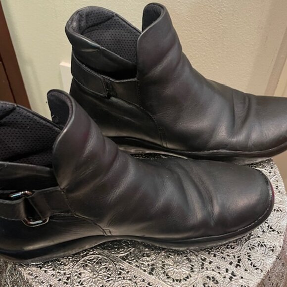 Women's Prada Sport Black Leather Velcro Strap Ankle Boot Size 38 - Picture 3 of 6